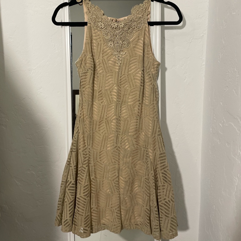 XS beige lace dress